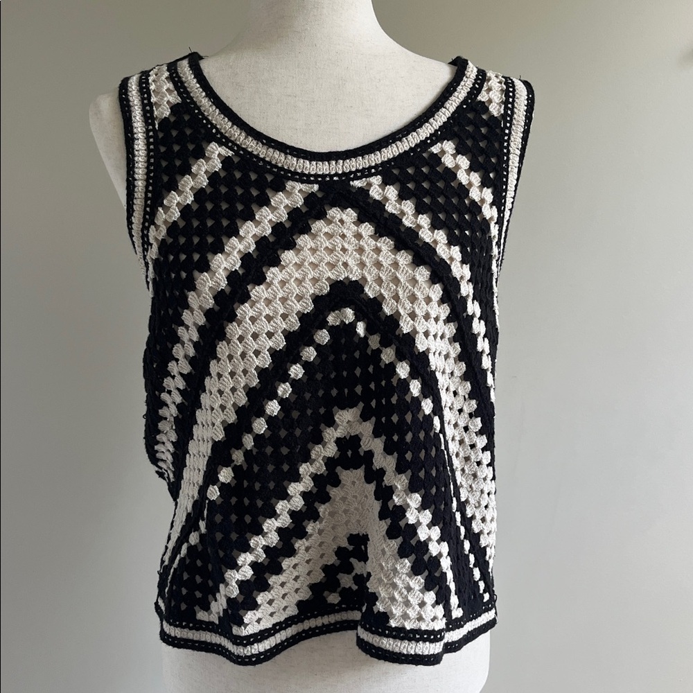 Black and White Crochet Tank Sleeveless Top Size XL